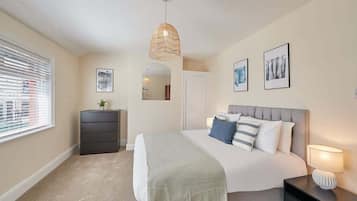 3 bedrooms, iron/ironing board, free WiFi, bed sheets