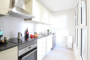 Private kitchen - Poblenou by the BEACH 2BR (Barcelona)