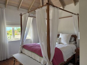 4 Schlafzimmer, Schreibtisch, Bügeleisen/Bügelbrett, kostenloses WLAN