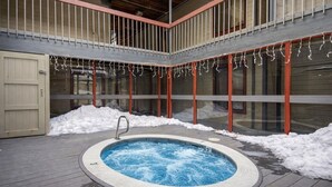 Kondominium, 2 kamar tidur | Bathtub spa outdoor