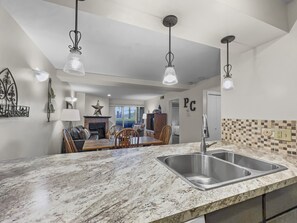 公寓客房, 2 間臥室 | 私人廚房 | 電冰箱、烤箱、咖啡機/沖茶器、電熱水壺