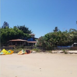 Property grounds - Family-sized house with inside swimming pool. (Chatou)
