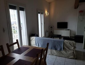 Living area - Appartement, Chambre Mezzanine (Montpellier)
