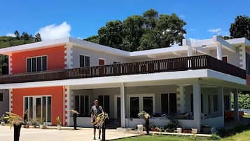 Fachada da propriedade