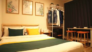 Comfort Room, 1 Double Bed, Non Smoking, Ensuite | Interior detail