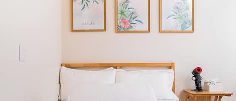 舒適客房, 1 張標準雙人床, 非吸煙房, 獨立浴室 | 羽絨被、獨特裝修、書桌、手提電腦工作空間