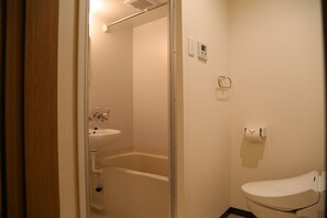 Comfort Room, 1 Double Bed, Non Smoking, Ensuite | Bathroom | Shower, rainfall showerhead, free toiletries, hair dryer - TOKYO E JOY INN (Tokyo)