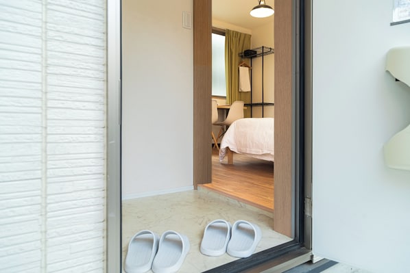 Comfort Room, 1 Double Bed, Non Smoking, Ensuite | Down duvets, individually furnished, desk, laptop workspace