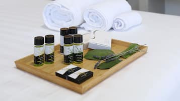 ห้องดีลักซ์สำหรับสี่ท่าน, เตียงควีนไซส์ 1 เตียง และโซฟาเบด | ผ้าม่านกันแสง, ห้องเก็บเสียง, Wi-Fi ฟรี