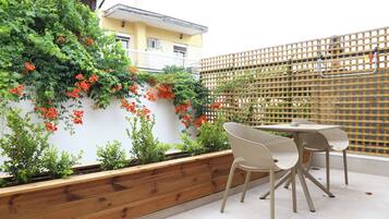 Comfort Triple Room | Terrace/patio