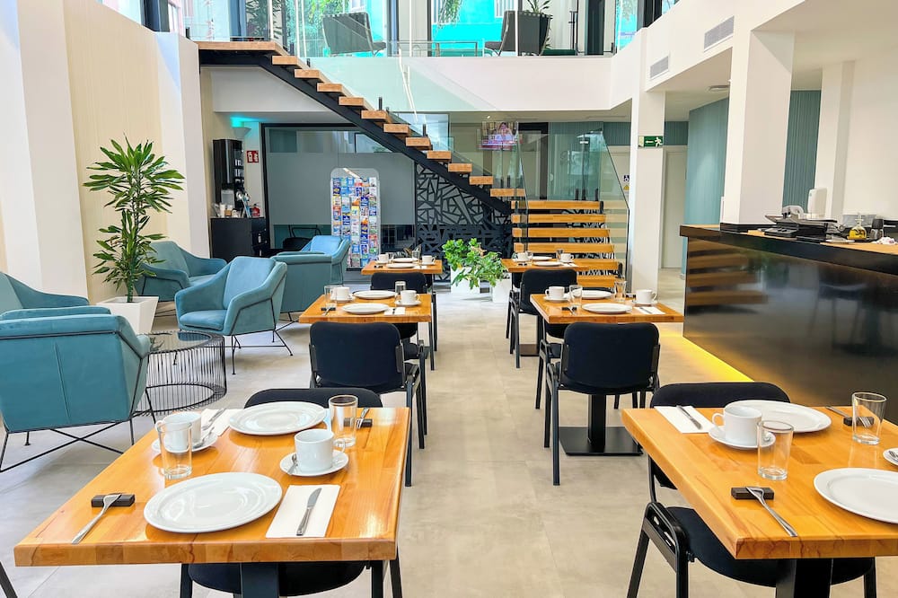 Hotel MG Poniente
