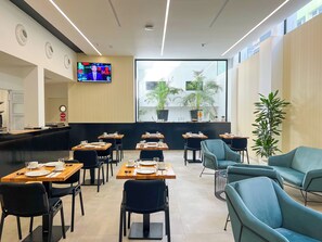 Frokostbuffé hver dag (EUR 8 per person)