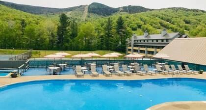 Penthouse with Mountain Views, Pools & Jacuzzis