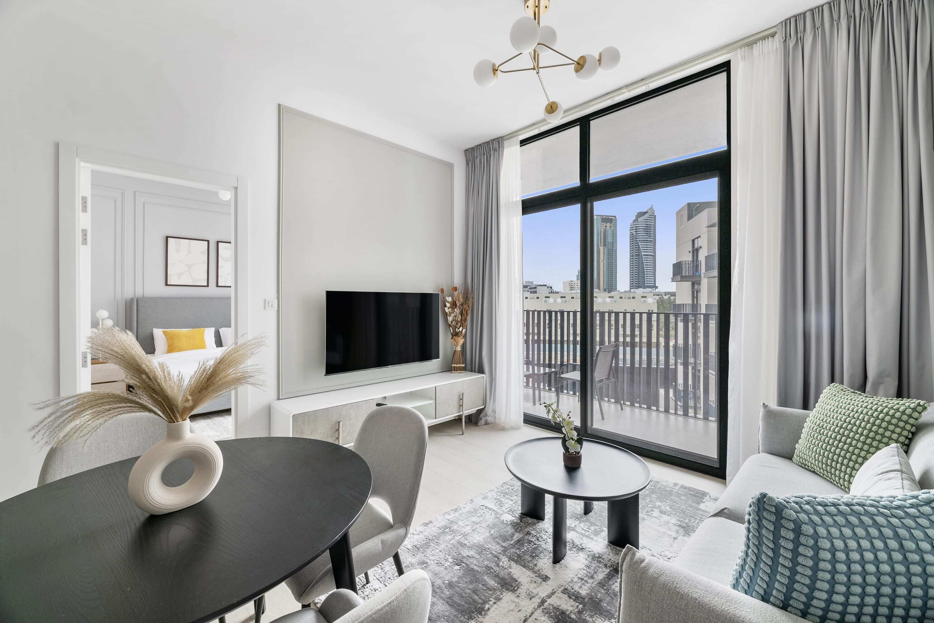 Harrington House 320 | Living area | 50-inch flat-screen TV with cable channels