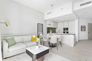 Harrington House 112 | Living area