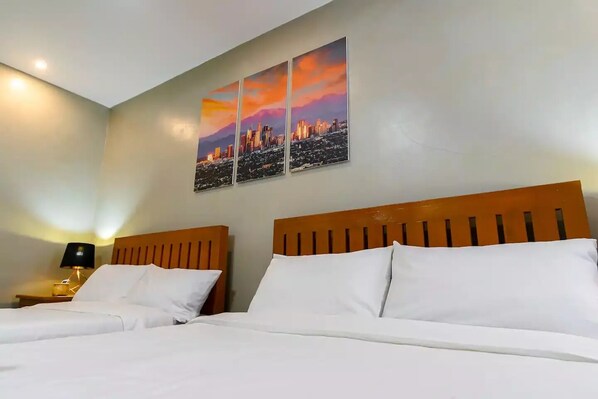 1 bedroom, in-room safe, desk, iron/ironing board - Barkada Room Life In Santa Maria (Santa Maria)