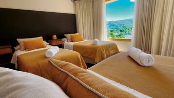 2 habitaciones, caja de seguridad en la habitación y cuna de viaje