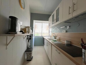 Fridge, microwave, dishwasher, coffee/tea maker