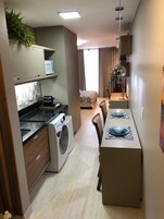 Studio | Private kitchen | Mini-fridge, microwave, blender, cookware/dishes/utensils