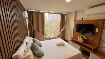 Apartment | 1 bedroom, desk, blackout drapes, iron/ironing board