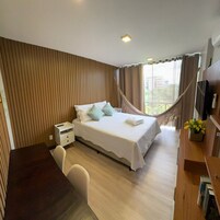 Apartamento | Escrivaninha, cortinas blackout, ferros/tábuas de passar roupa