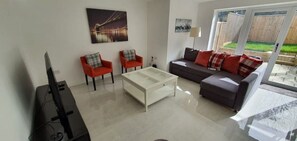 Living area - Walnut Lodge (Kidlington)
