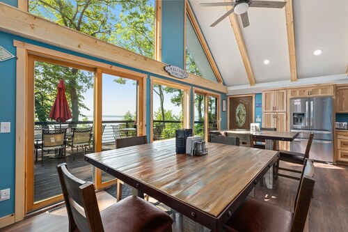 Lakefront Bluff Cabin | Tram to Water | Hot Tub | Stunning Gull Lake Views