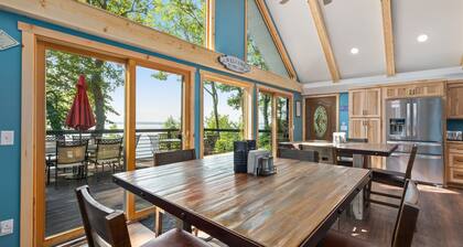 Lakefront Bluff Cabin | Tram to Water | Hot Tub | Stunning Gull Lake Views