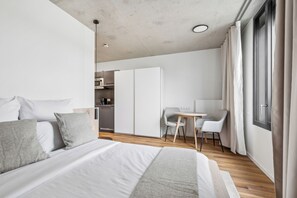 Urban Accessible Studio | 隔音、免费 WiFi、床单