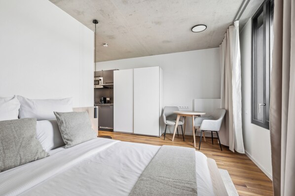 Urban Accessible Studio | ห้องเก็บเสียง, Wi-Fi ฟรี, ผ้าปูที่นอน