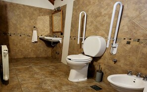 Douche, articles de toilette écologiques, sèche-cheveux