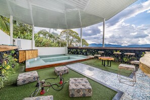 Outdoor dining - The Icon Resort,  Luxury Villa.  (Antioquia)