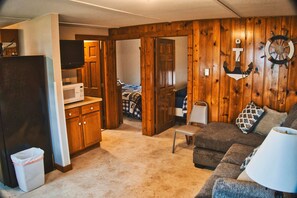 2 bedrooms, WiFi - Tall Pines - in a no-wake zone in Chetek, WI on the Chetek Chain of Lakes.  (Chetek)