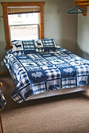 2 bedrooms, WiFi - Tall Pines - in a no-wake zone in Chetek, WI on the Chetek Chain of Lakes.  (Chetek)