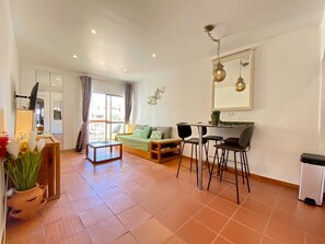 TV - ALBUFEIRA SKYLIGHT 1 WITH POOL by HOMING (Albufeira)