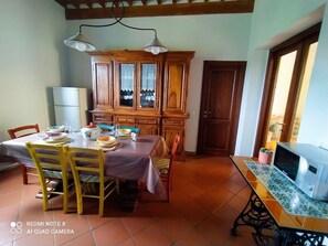 Dining - Casa Pina holidays in Tuscany (Toscana)