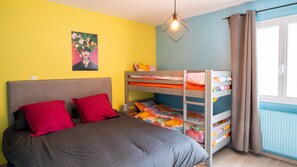 3 chambres, fer et planche à repasser, Wi-Fi gratuit, draps fournis