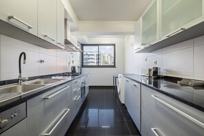 Fridge, microwave, oven, dishwasher