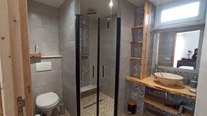Hair dryer, toilet paper - Au Cœur des Pyrénées, Maison Plein Soleil Jusqu'à 11 Personnes ! (Montauban-de-Luchon)