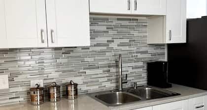 Down Town Salem brand-new 1bdr apt