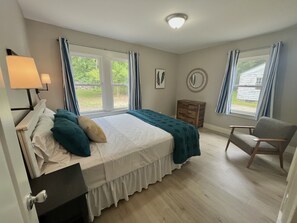 3 bedrooms, iron/ironing board, free WiFi, bed sheets