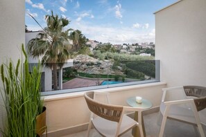 Property grounds - 4 bedroom villa in podstrana (Podstrana)