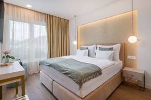 4 bedrooms, WiFi, bed sheets - 4 bedroom villa in podstrana (Podstrana)