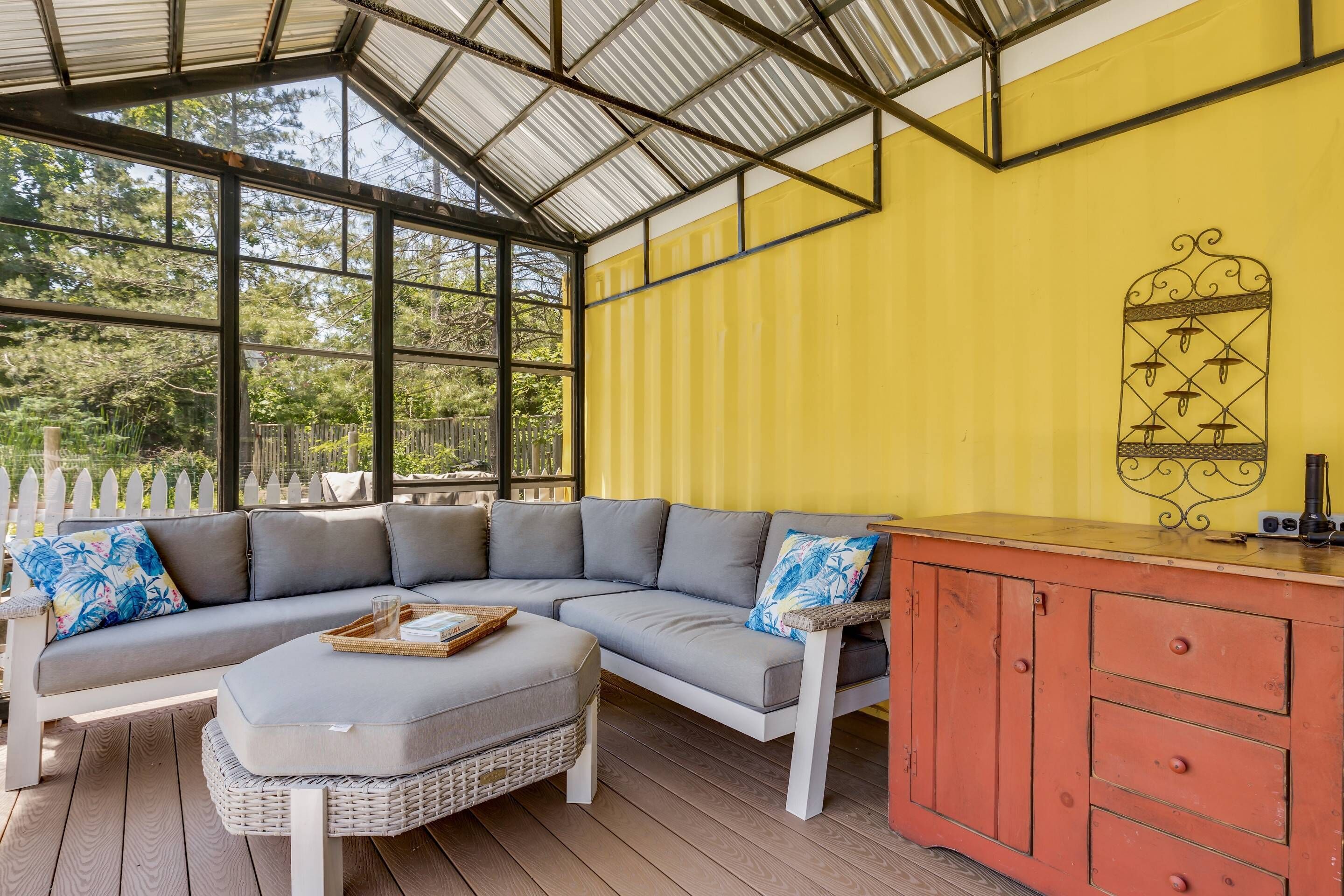 House (Sailors Rest) | Exterior