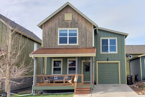 Exterior - 2 Bedroom with dedicated office space at base of foothills and trails (Boulder)