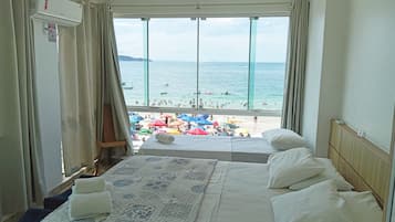 Family House | 3 bedrooms, blackout drapes, iron/ironing board, free WiFi