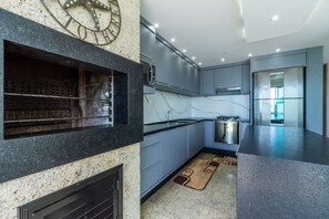 Family House | Private kitchenette | Toaster, cookware/dishes/utensils - Triplex Pé na Areia - Bombinhas (Bombinhas)