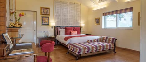 Desk, iron/ironing board, free WiFi, bed sheets