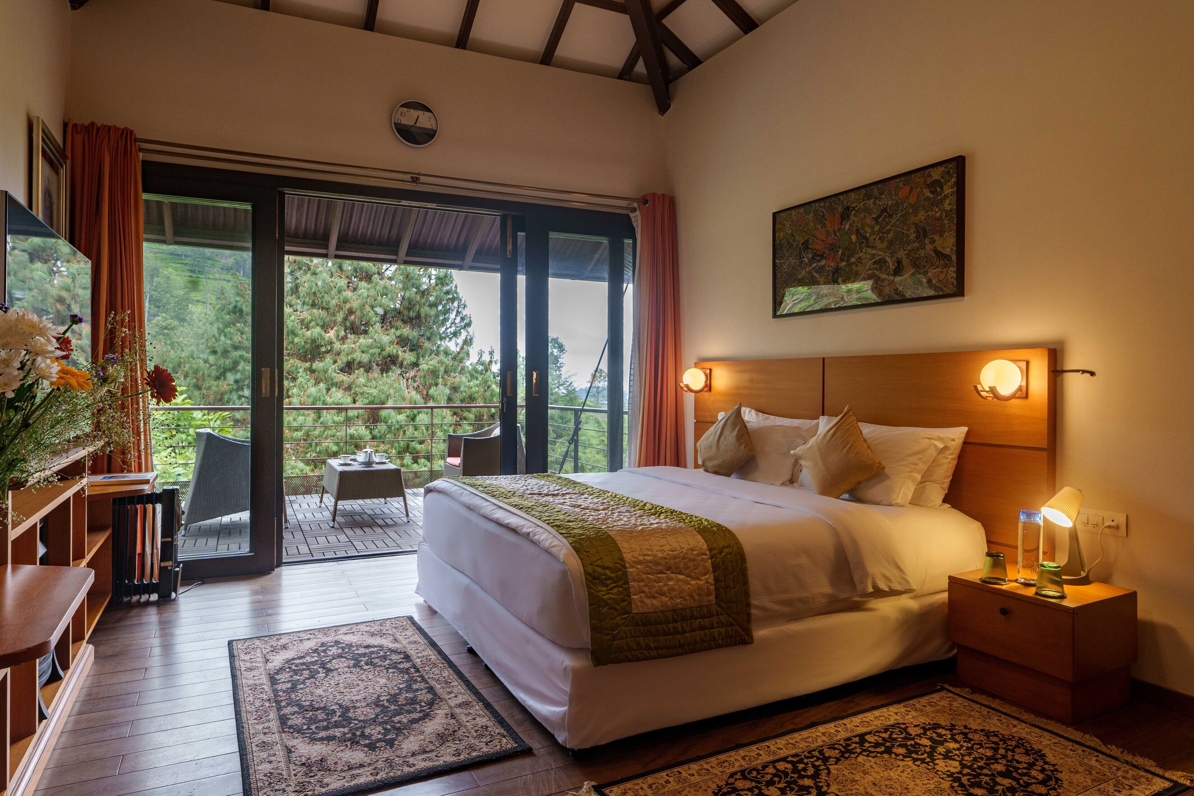 Laptop workspace, free WiFi, bed sheets