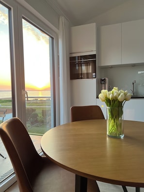 Dining - Aloha Paradies first beach line with direct sea view in new building, Glowe, Baltic Sea (Glowe)